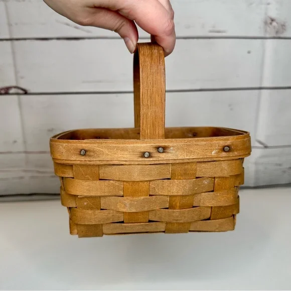 Longaberger | Small Handwoven Basket with Handle - Picture 5 of 7